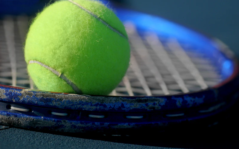 Tennis Grip Guide — How to Choose the Right Grip