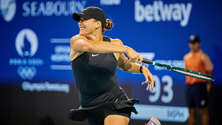 Aryna Sabalenka in action on the tennis court